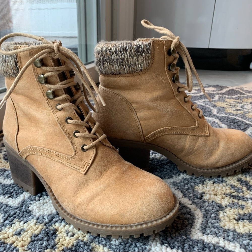 Heeled Lace Up Work Books